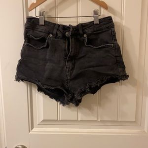 H&M Divided black jean shorts size 4